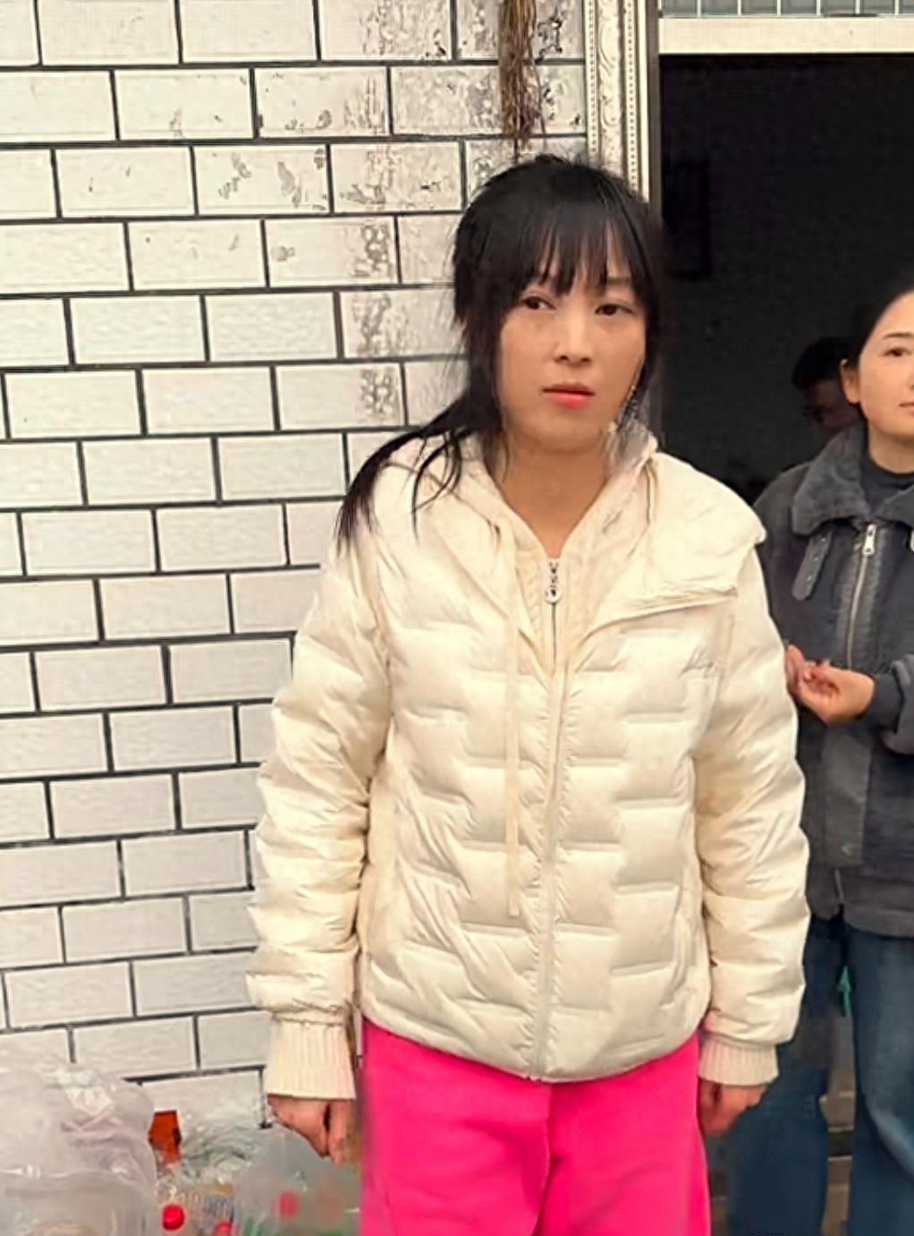 开云体育下载-远离造神陷阱，官媒揭开杀猪宴呆呆妹真实处境，令人担心的事发生